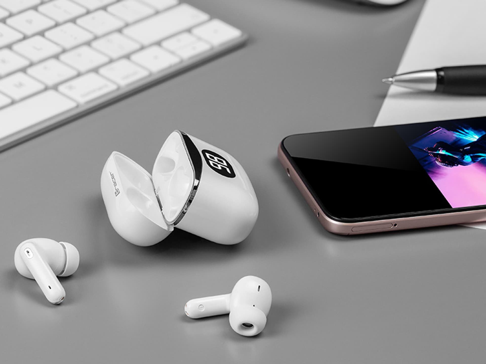 Kufje TWS Tracer T5, Bluetooth 5.2, me kuti karikimi, të bardha