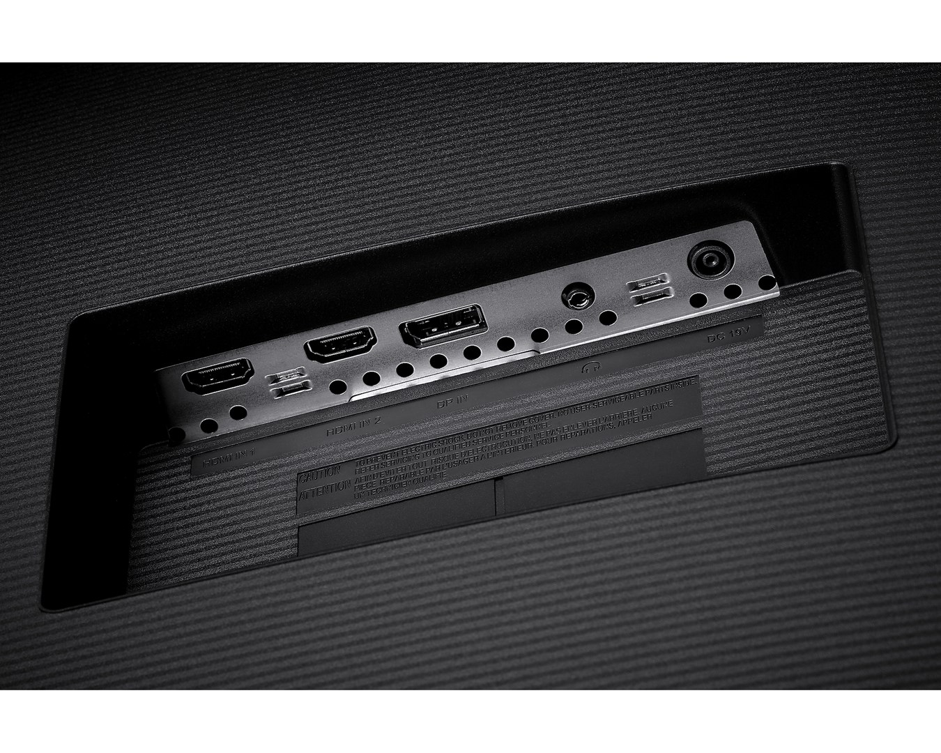 Monitor Samsung UJ590, 32", 3840 x 2160, UHD+, 60 Hz, i zi