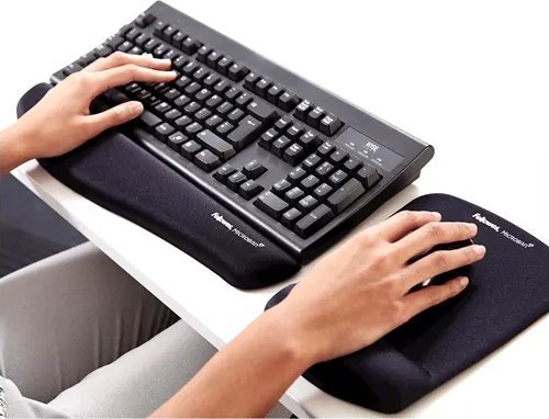 Mousepad Fellowes, sipërfaqe e qëndrueshme, dizajn profesional, i zi