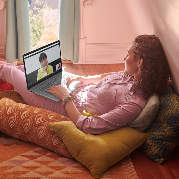 Laptop HP 17-cp0039nw, 17.3", AMD Ryzen 5, 8GB RAM, 512GB SSD, AMD Radeon Graphics, i argjendtë