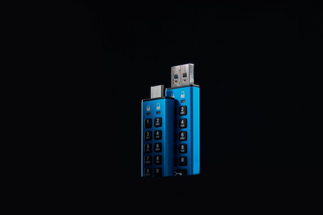 USB Pendrive Kingston IronKey 200, 256GB, USB 3.0, AES, e kaltër