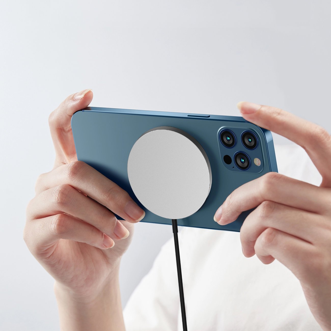 Безжичен полнач Dudao Kit 15W, MagSafe Qi, AC адаптер 20W, бел