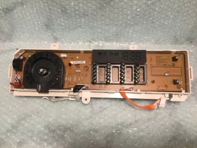 Prizë zgjatëse Samsung Powerboard, shumëfishe, për shtëpi dhe zyrë, e bardhë