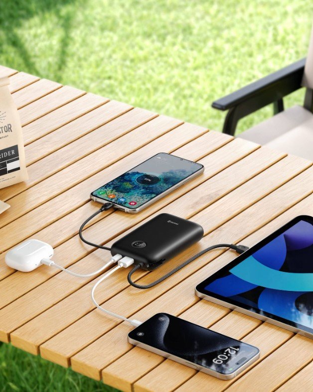 Powerbank Swissten Voltbox 35W, 20000 mAh, kabllo USB C dhe Lightning, i zi