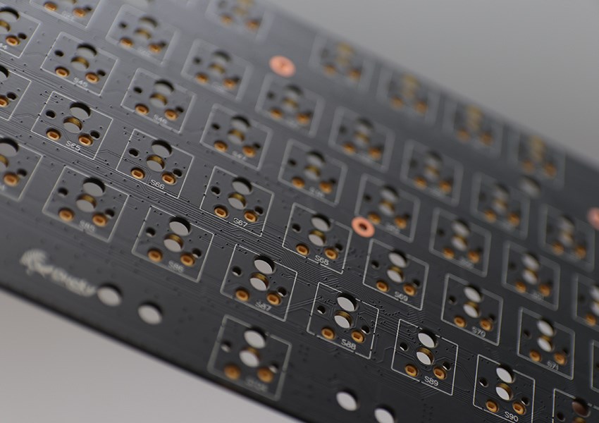 Tastierë lojërash Ducky One 3 Aura SF, RGB LED, Cherry MX Silent Red, e zezë 
