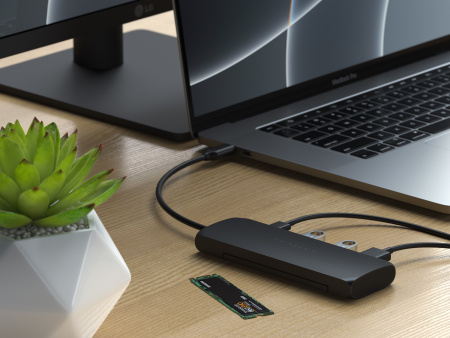 Përshtatës Satechi Aluminium USB-C Hybrid Multiport me kuti për SSD, i zi
