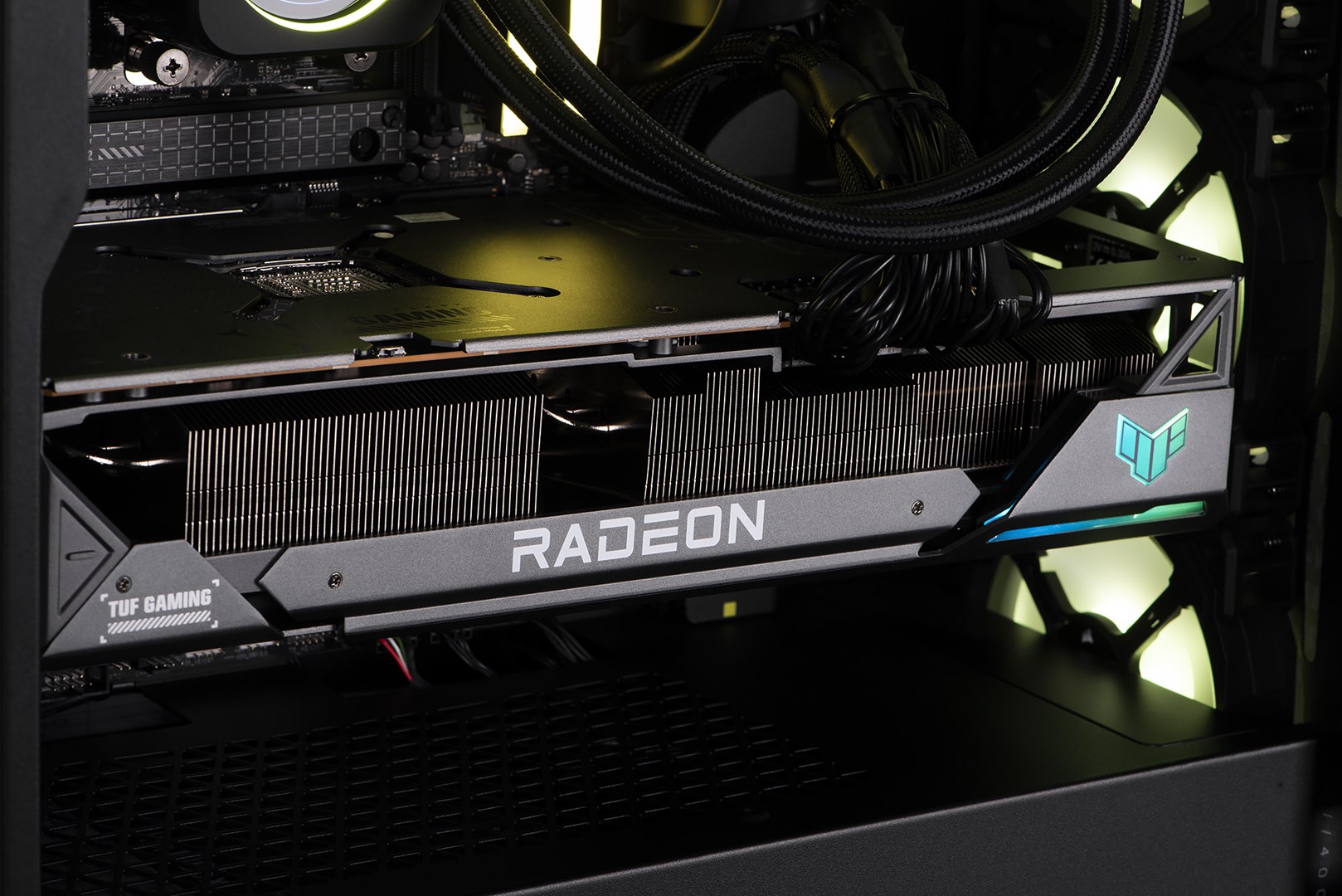 Kompjuter Actina, AMD Ryzen 7 7800X3D, 32GB DDR5, 2TB SSD, RX 7900 XT, i zi