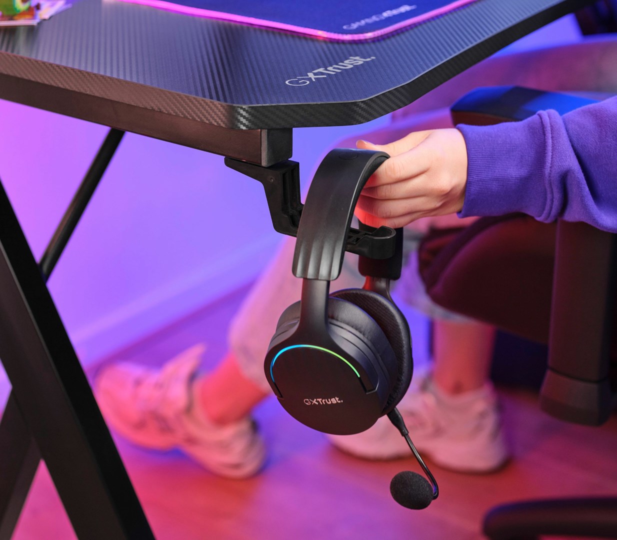 Tavolinë Trust GXT 700 Omnius, drejtkëndore, metalike, 120x60cm, e zezë