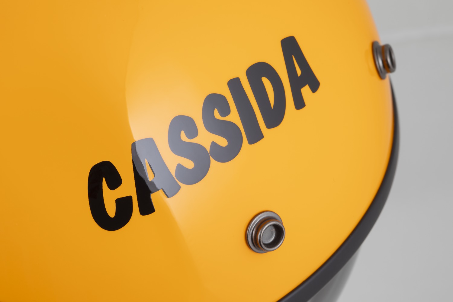 Helmetë moto CASSIDA Oxygen 2.0 Gear, diellore, ECE 22.06, verdhë e zezë