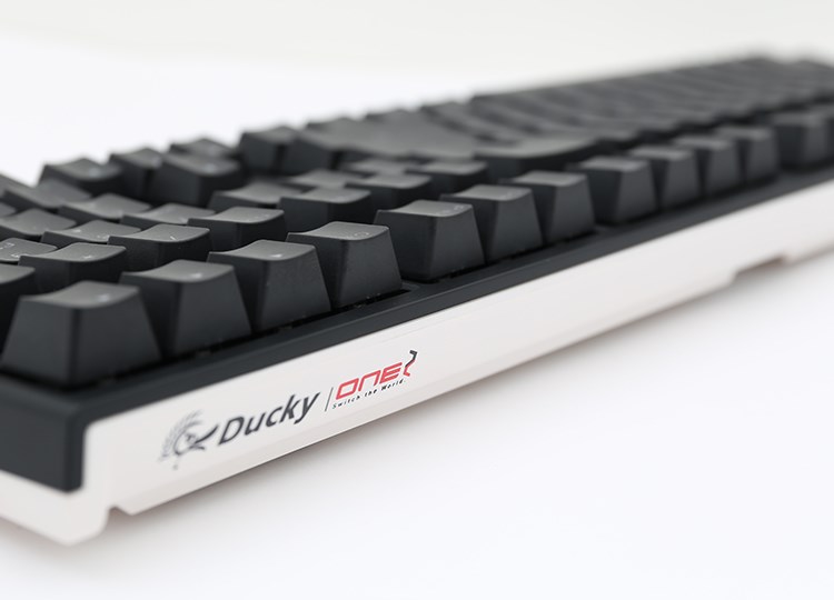 Tastierë Ducky One 2, Cherry MX Blue, LED, e zezë/e bardhë