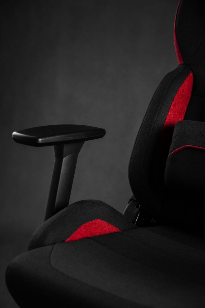 Karrige SENSE7 Sentinel, e kuqe