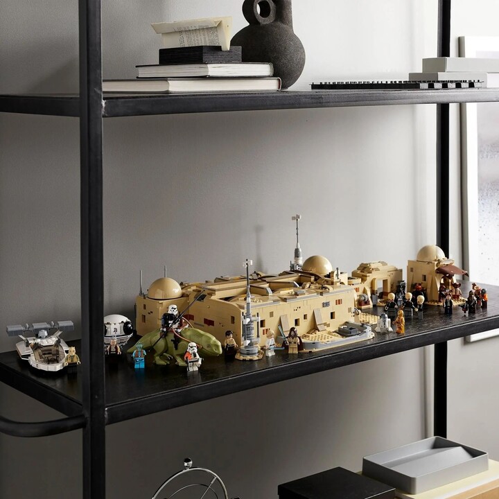 Set LEGO Star Wars™ 75290 Canteen Mos Eisley