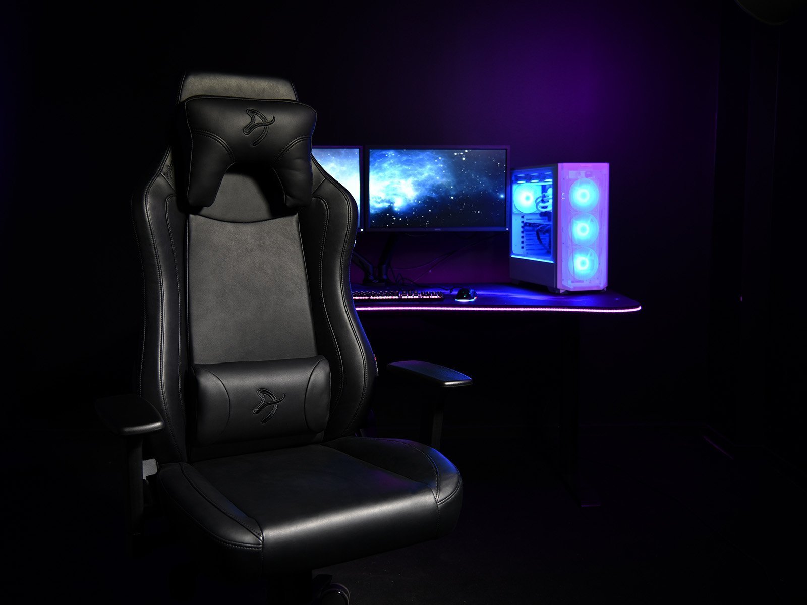 Karrige gaming Arozzi Vernazza Pure Black, Soft PU, ergonomike, e zezë
