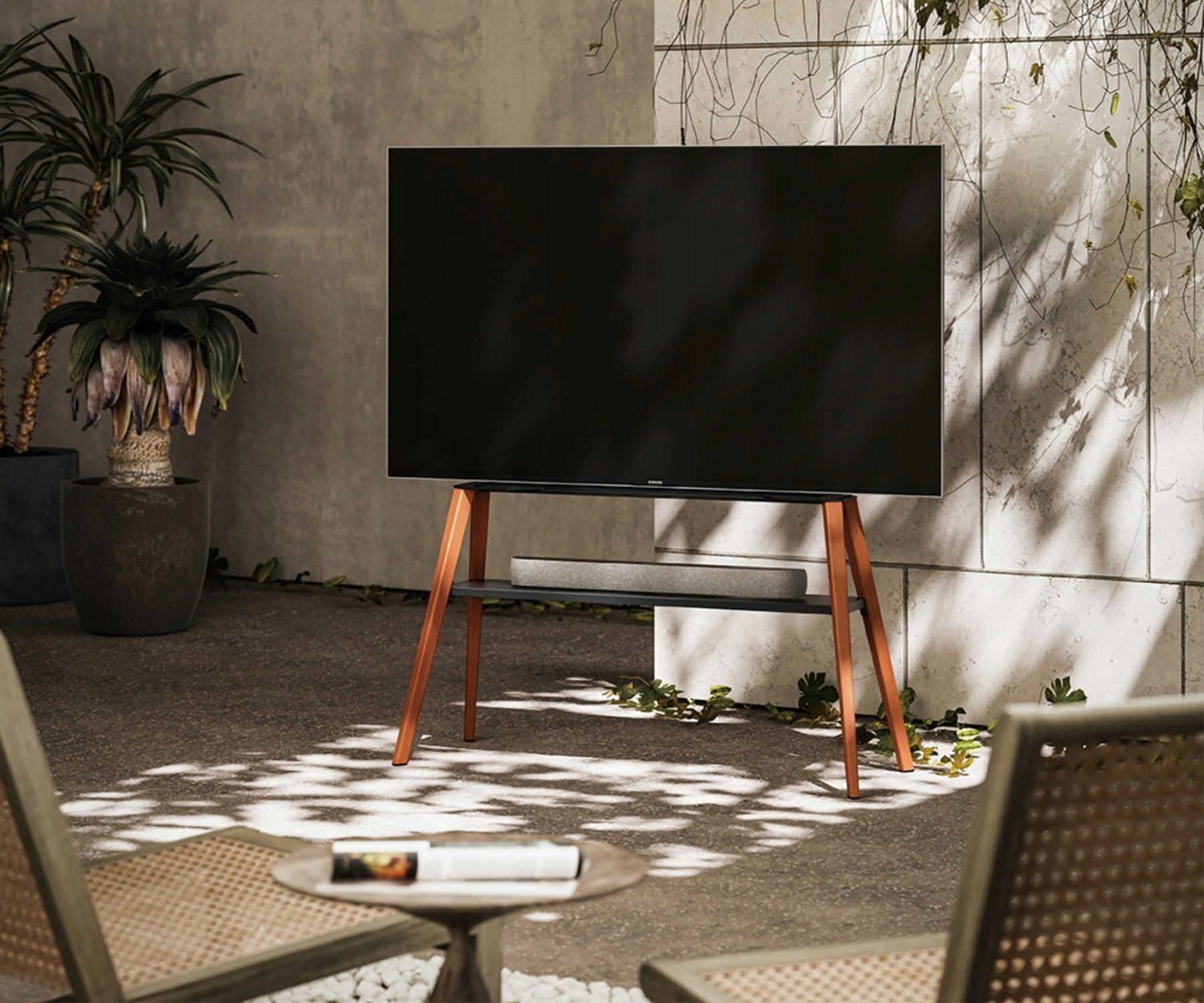 Stendë dyshemeje për TV Brateck FS36-46F-02, 49-75", deri 40 kg, e zezë