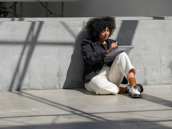 Лаптоп Microsoft Surface Laptop, 14.4", Intel i5-11300H, 16 GB RAM, 256 GB SSD, platinum