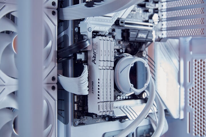 Module të memories Kingston Fury Beast White 32GB (2x16GB) DDR5 5200 CL40