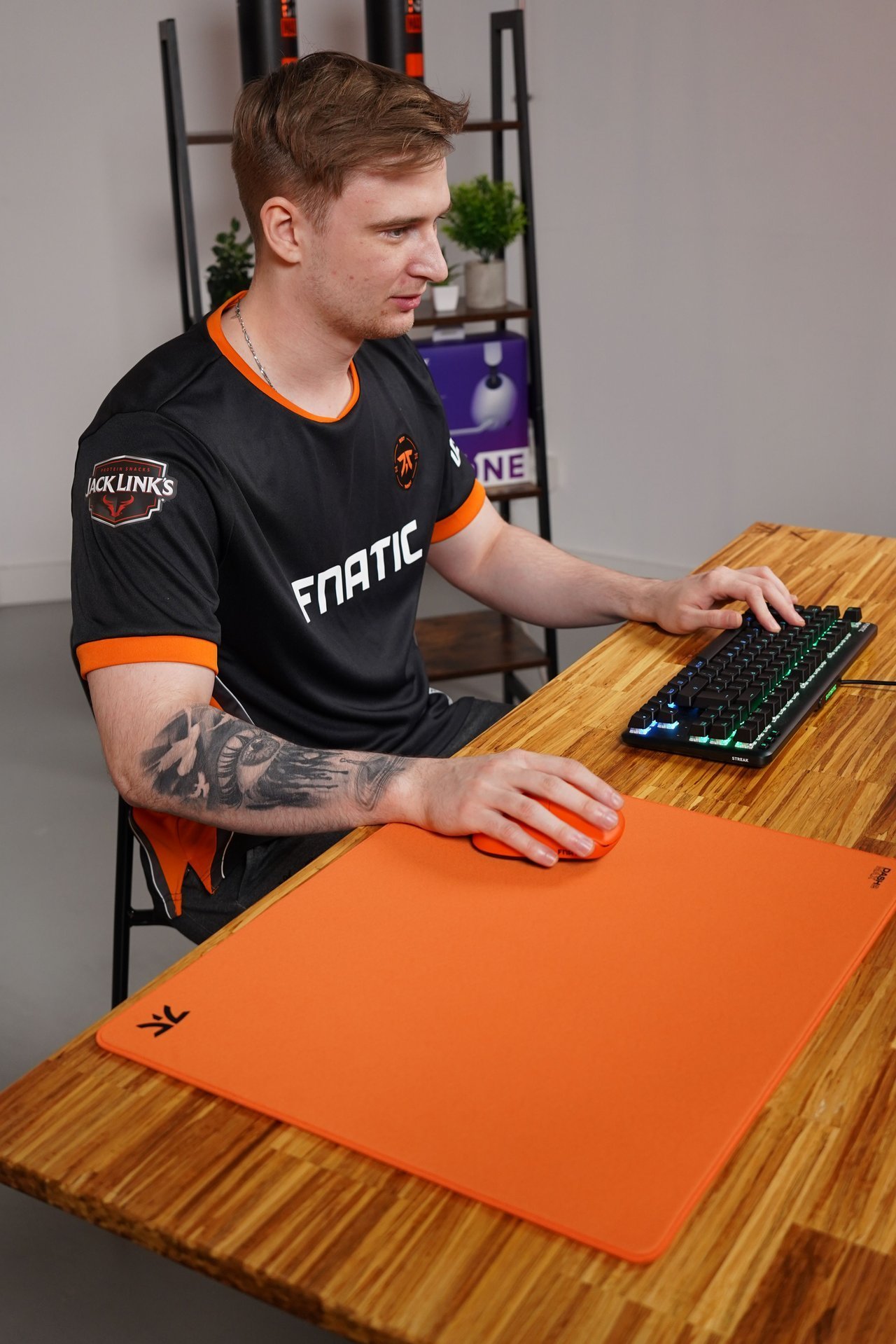 Mousepad gaming Fnatic DASH V2 MAX XL, 48 x 48 cm, 6 mm, portokalli