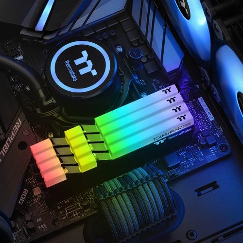 Memorie RAM Thermaltake Toughram RGB, 16GB, DDR4, 4600MHz, e zezë