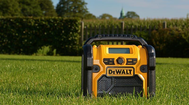 Radio Dewalt Mains / Battery Construction Site, AC / DC, 2.8kg