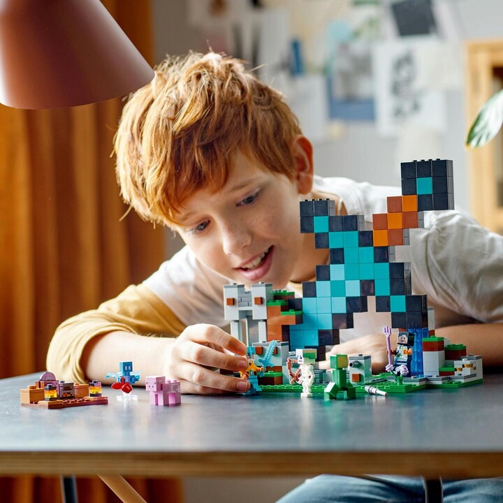 Set LEGO® Minecraft 21244 Knight's Base, 427 pjesë