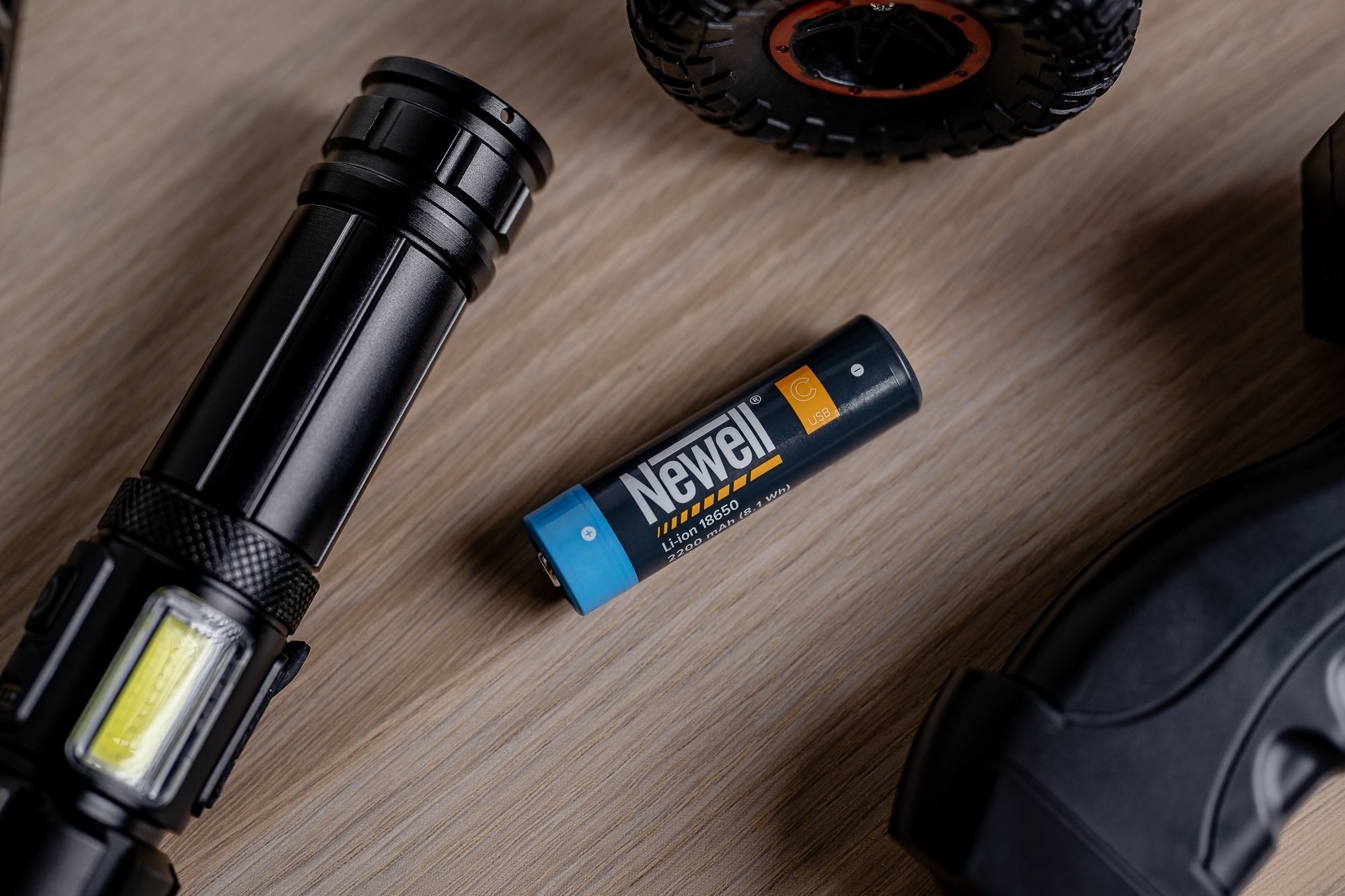 Bateri rikarikueshme Newell 18650, 2200mAh, USB C, e gjelbër