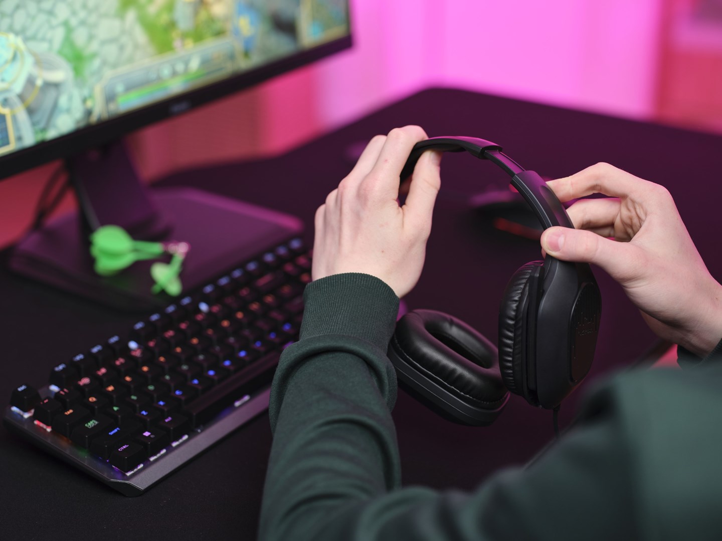 Kufje Trust GXT 415 Zirox, me kabllo, të zeza