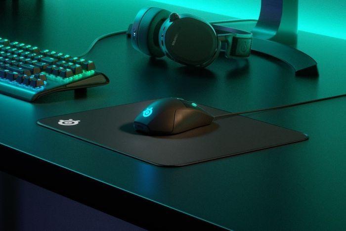 Mauspad SteelSeries QcK Edge, M, e zezë