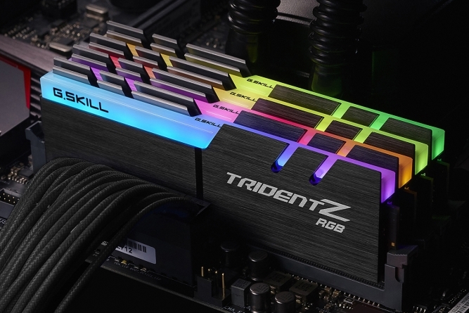 Memorie G.Skill Trident Z RGB, DDR4, 32 GB, 3200 MHz, CL16, F4-3200C16Q-32GTZR