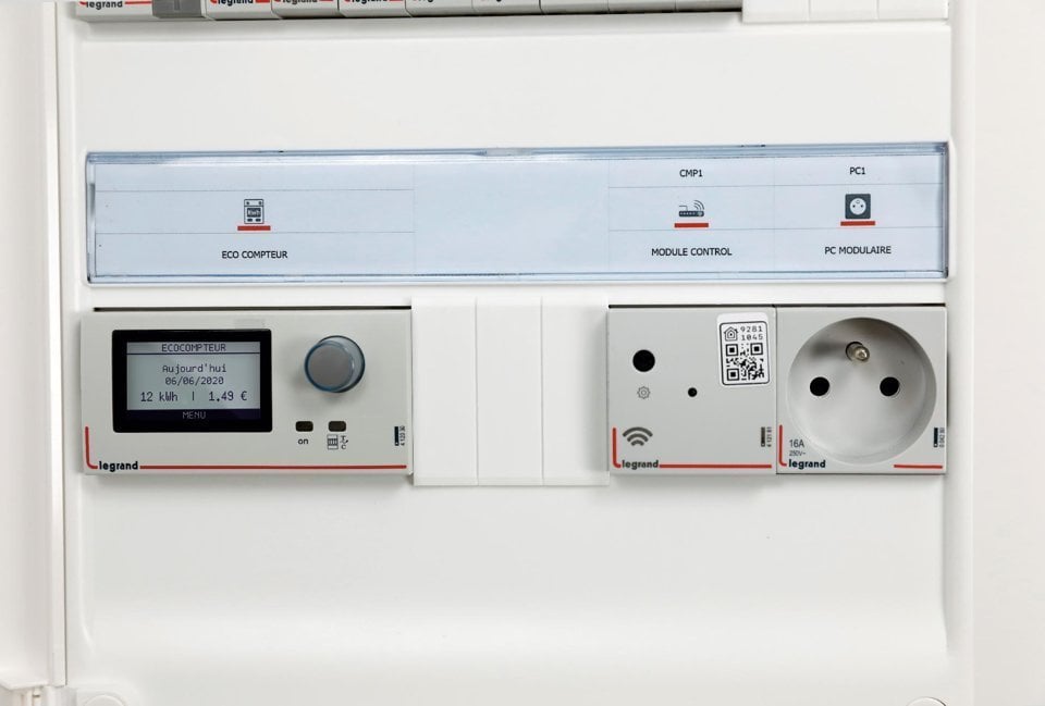 Portë smart Legrand Brama EMDX3, Zigbee WiFi, 100 240V AC, e bardhë