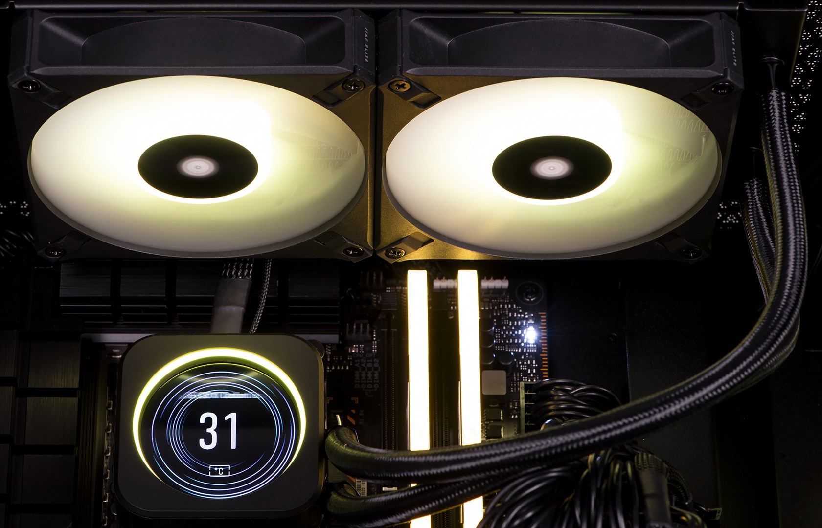 Kompjuter Actina iCUE 7800X3D, 2TB, 7900XTX, e zezë