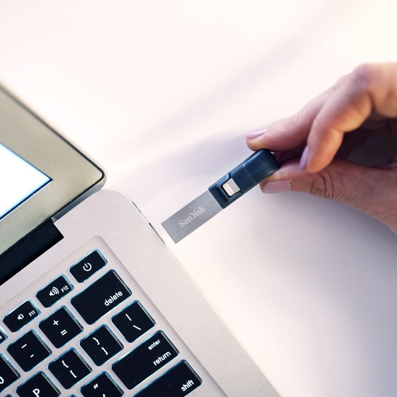 SanDisk iXpand Flash Drive 128GB