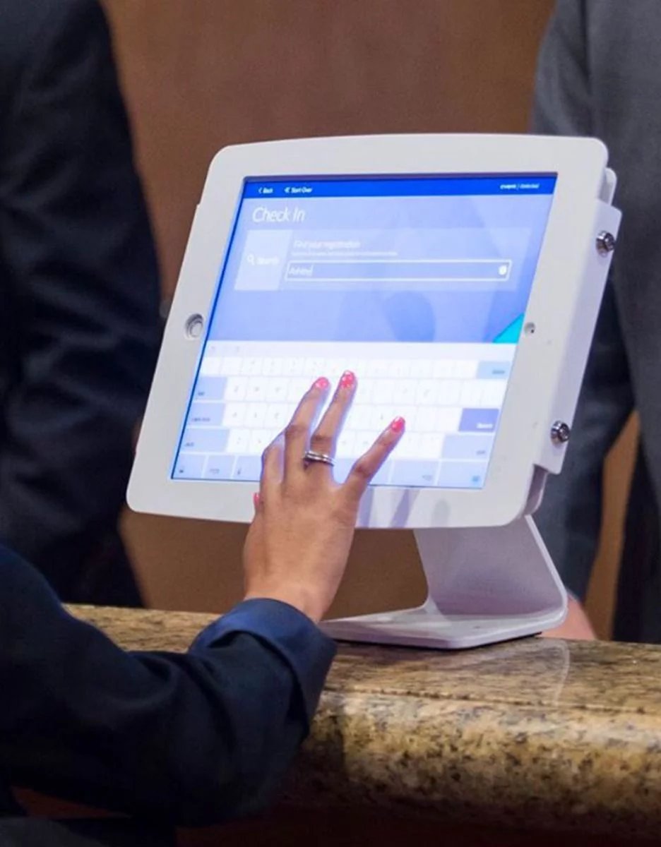 Kиоск за безбедност Compulocks Space Enclosure, за iPad Mini 8.3", капсула за AV конференциска просторија, црна