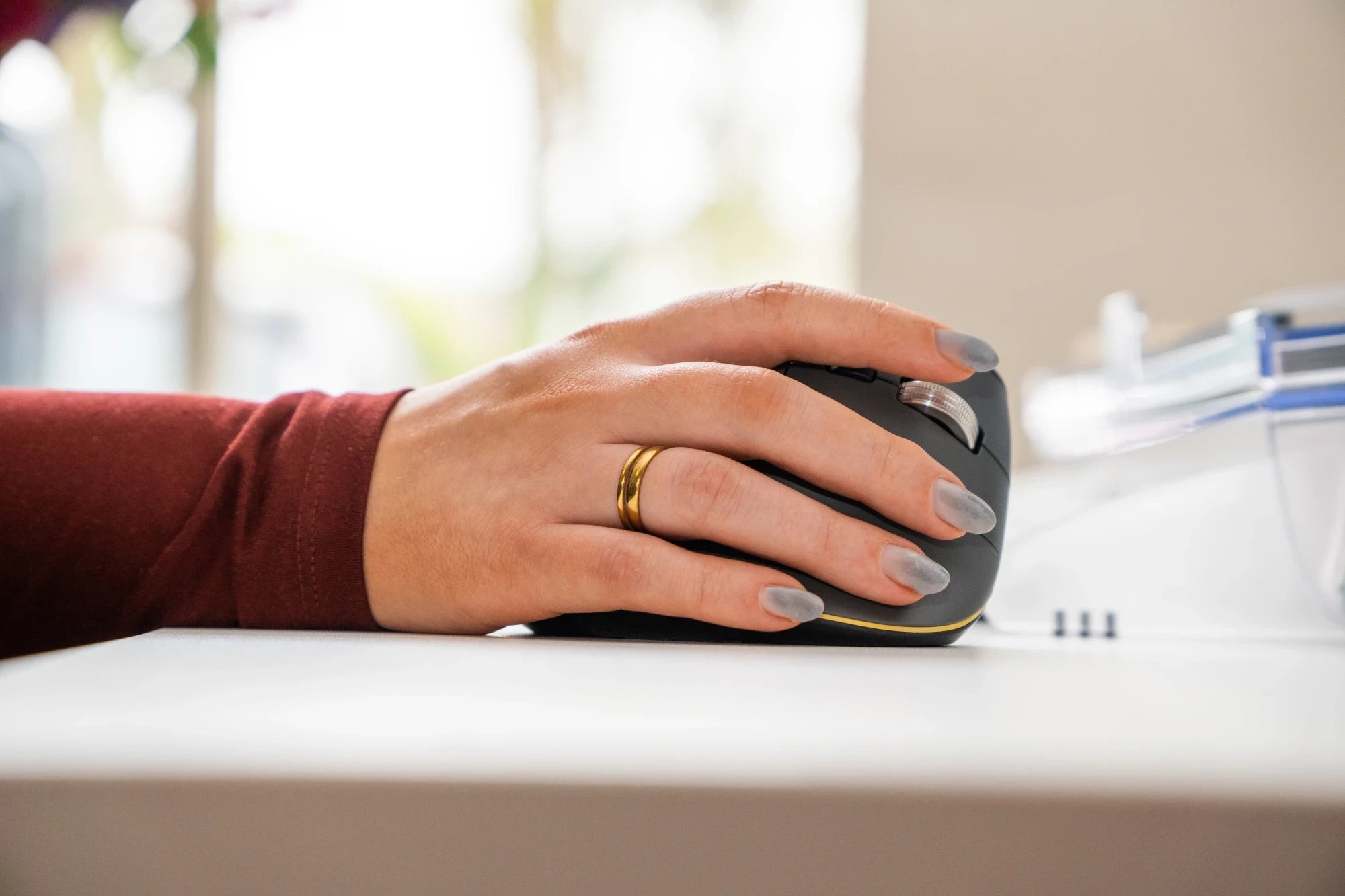 Maus ergonomik BakkerElkhuizen FastForward, wireless RF dhe Bluetooth, për dorën e djathtë, gri me blu