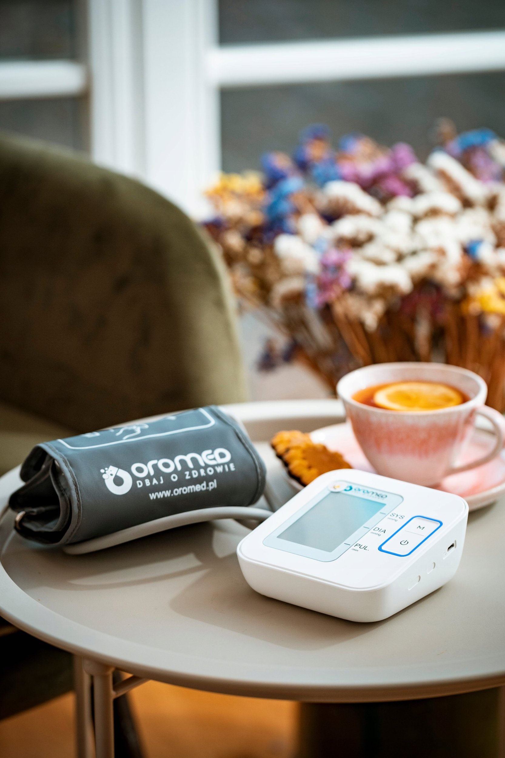 Adapter karikues Oromed për aparat tensioni, për modele OROMED N1 N2 N3 N4 N5 N6 N7 AIO N9 M10 COMFORT, i zi