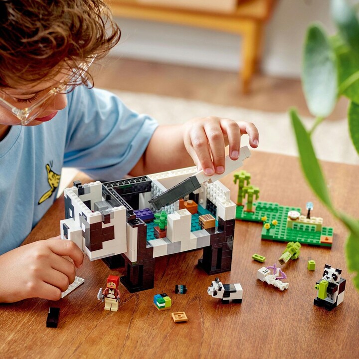 Set LEGO® Minecraft 21245 Panda's Sanctuary, 553 pjesë