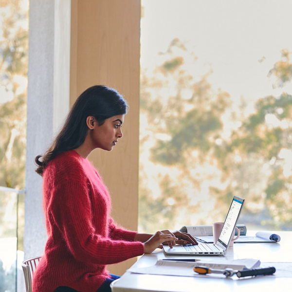 Laptop HP Probook 455 G8, 15.6", 8GB RAM, 256GB SSD, Ryzen 5 5600U, Radeon Vega 7 W10P, i argjendtë