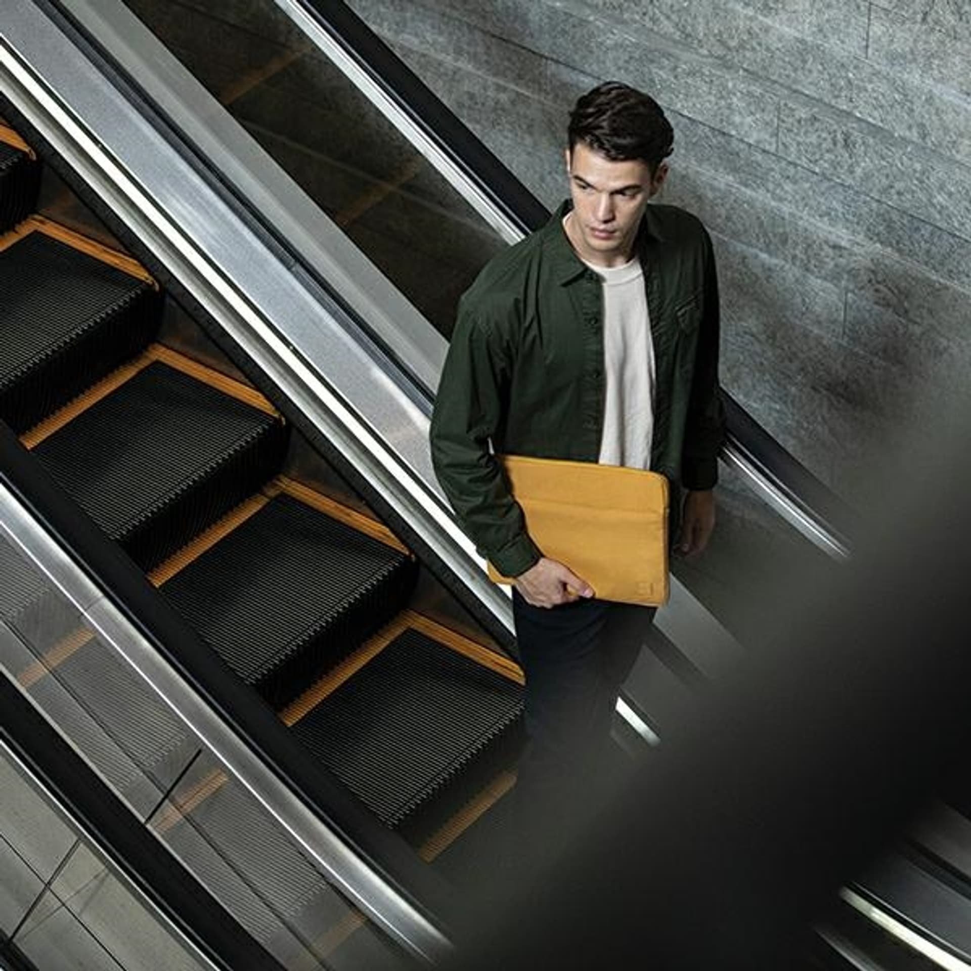 Çantë mbrojtëse laptopi Uniq Vienna, 14", rezistente ndaj ujit, e verdhë