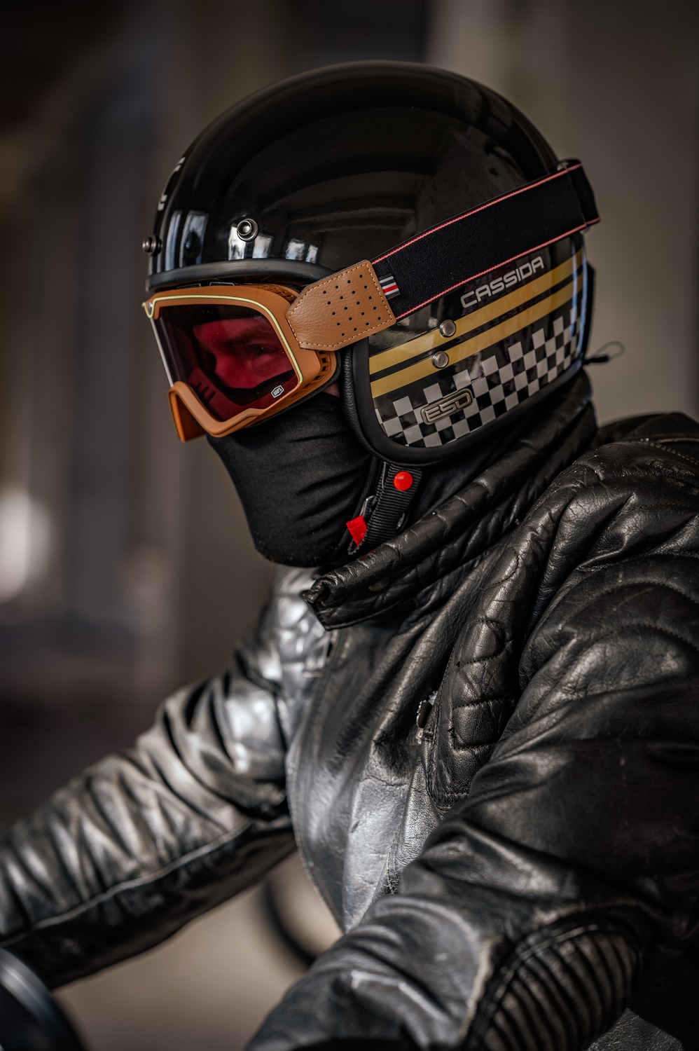 Kaskë moto CASSIDA ESO Forty Nine, fiberglass, ECE 22.06, pearl black gold grey