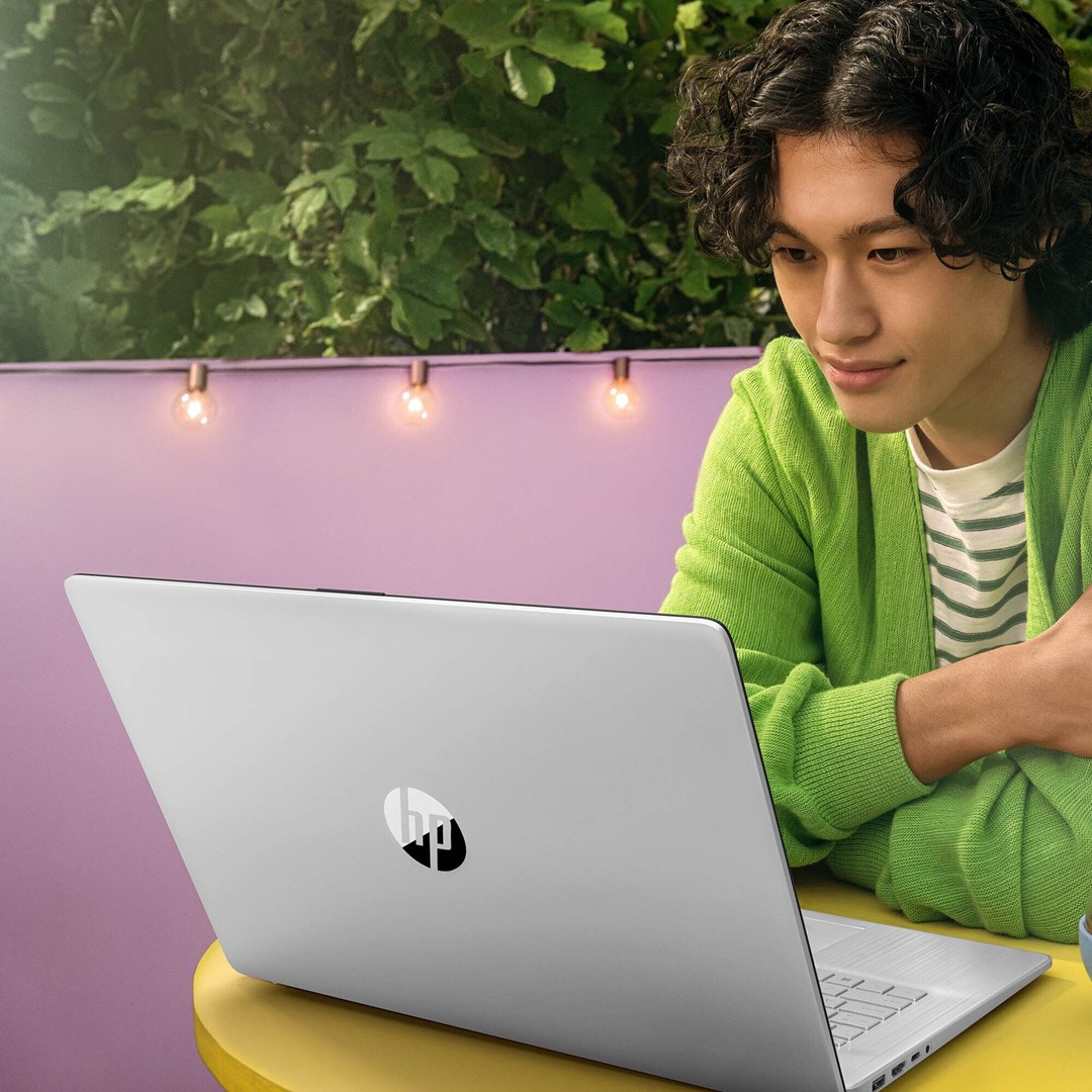 Laptop HP 17-cp2075nw Laptop, 17.3", AMD Ryzen 5 7520U, 16 GB RAM, 512 GB SSD, i argjendtë