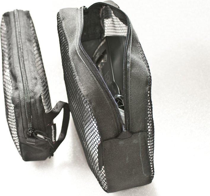 Çantë aksesorësh fotografie Reporter D4, xhep transparent, me zinxhir, e zezë