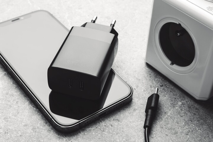 Karikues FIXED me 2x USB-C, PD, 35W, i zi