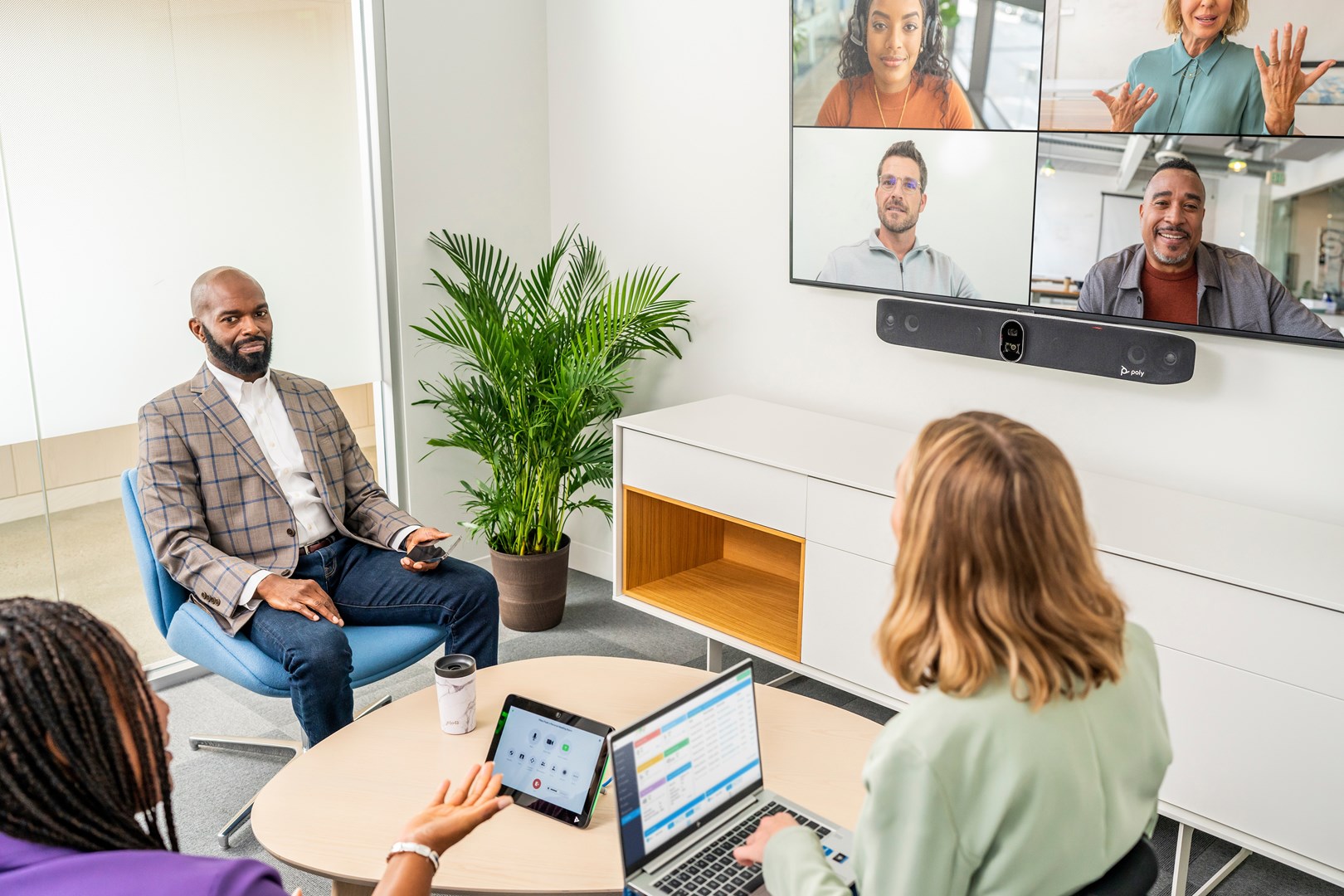 Video bar Poly Studio X70, 4K, Poly TC8 Controller, e zezë