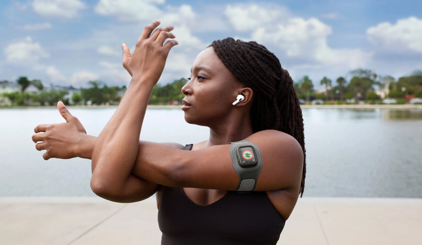 Mbajtëse krahu Twelve South ActionSleeve 2 për Apple Watch 41mm, kornizë mbrojtëse, e zezë