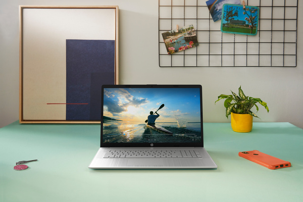 Laptop HP 17-cp0039nw, 17.3", AMD Ryzen 5, 8GB RAM, 512GB SSD, AMD Radeon Graphics, i argjendtë