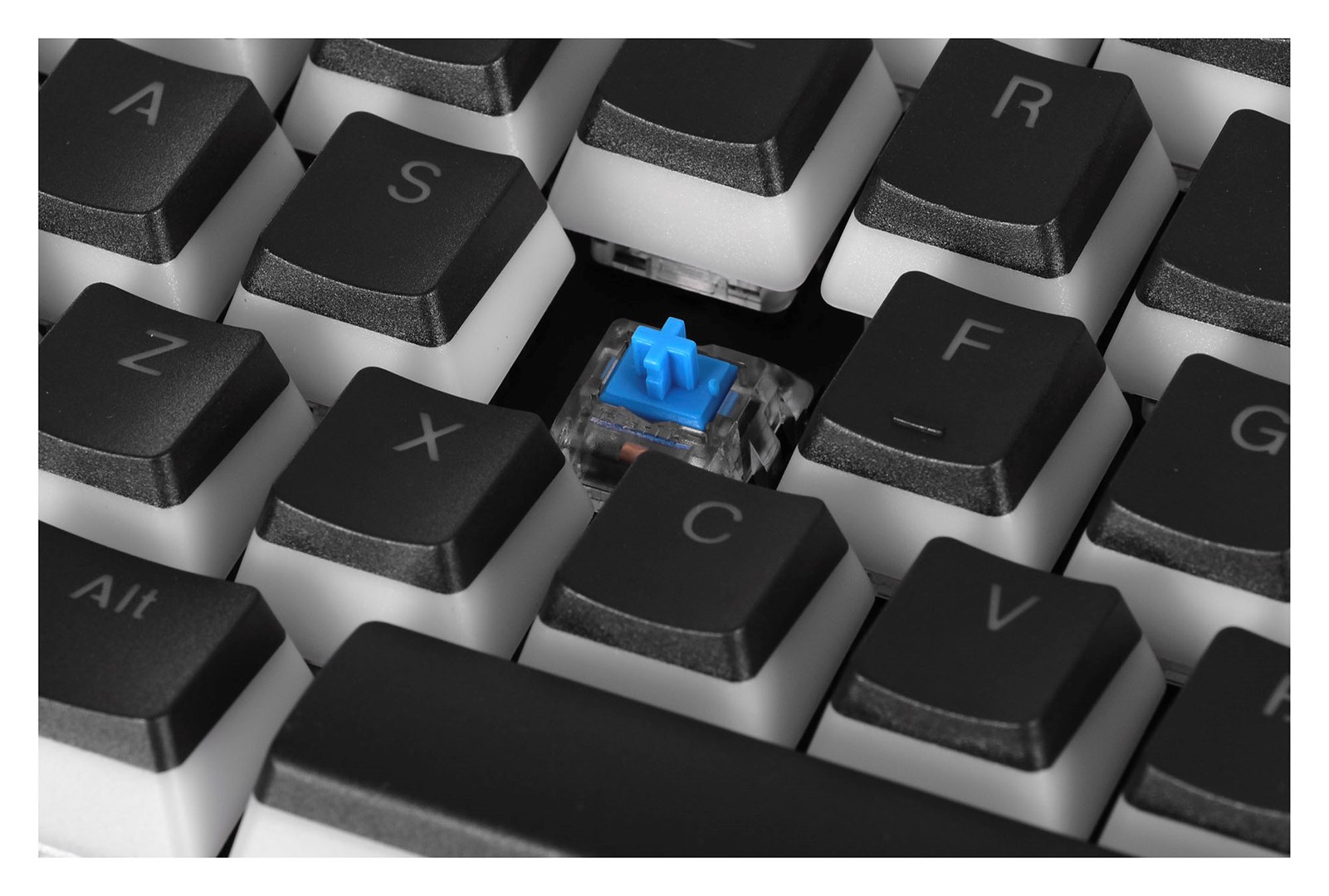 Tastierë mekanike Gaming Endorfy OMNIS PUD, USB, Kailh Blue, RGB, e zezë