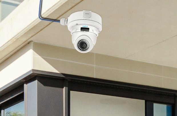 Kuti montuese për kamera Reolink Box D20, për kamera PoE, e bardhë