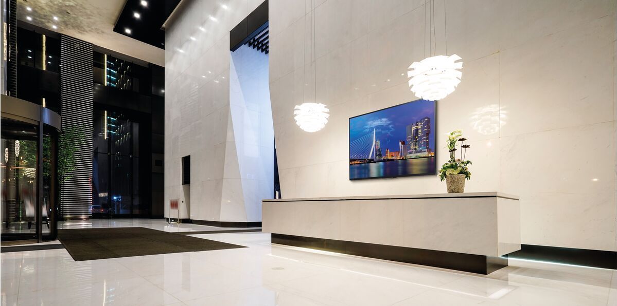 Ѕиден држач за ТВ Vogels PFW 4700, 55"-80", 75 kg, црн