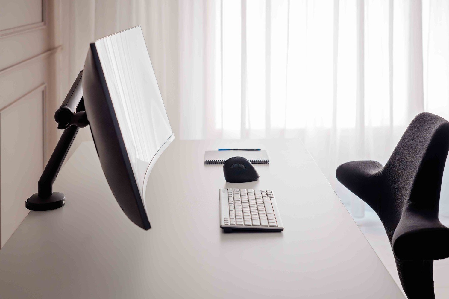 Krah monitori BakkerElkhuizen BE Flexible Single, 35", i zi