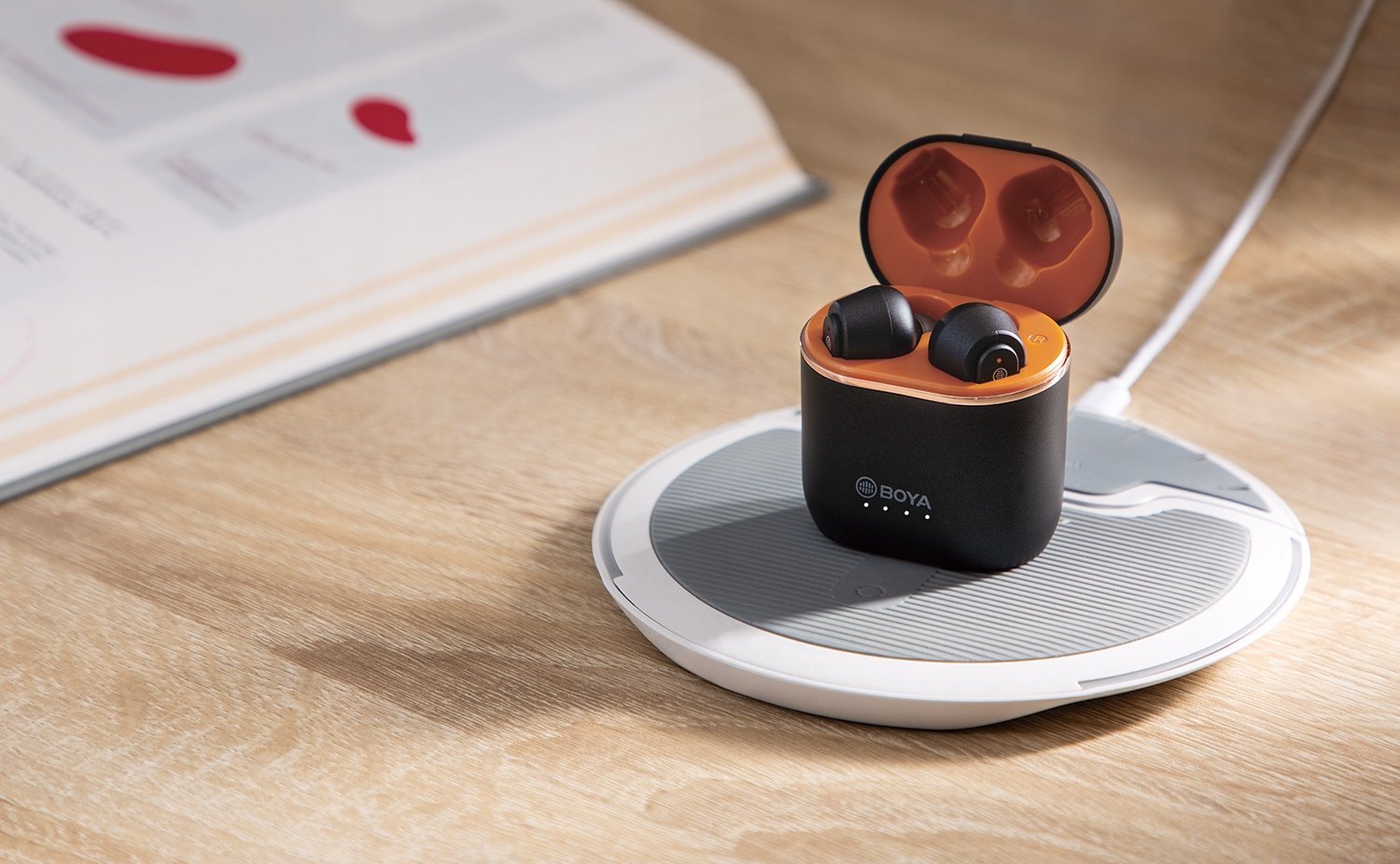 Kufje wireless Boya BY-AP4, Bluetooth 5.0, me kuti karikimi, të zeza