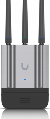 Целуларен рутер Ubiquiti UMR, LTE, 2x Gigabit Ethernet, бел
